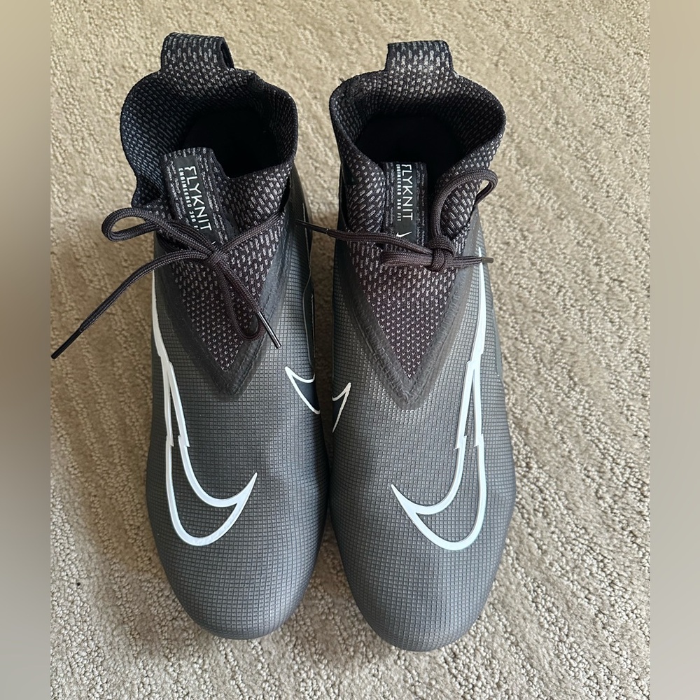 Nike Men’s Alpha Menace Elite 3 Flyknit Football Cleats, 10.5 black/iron grey